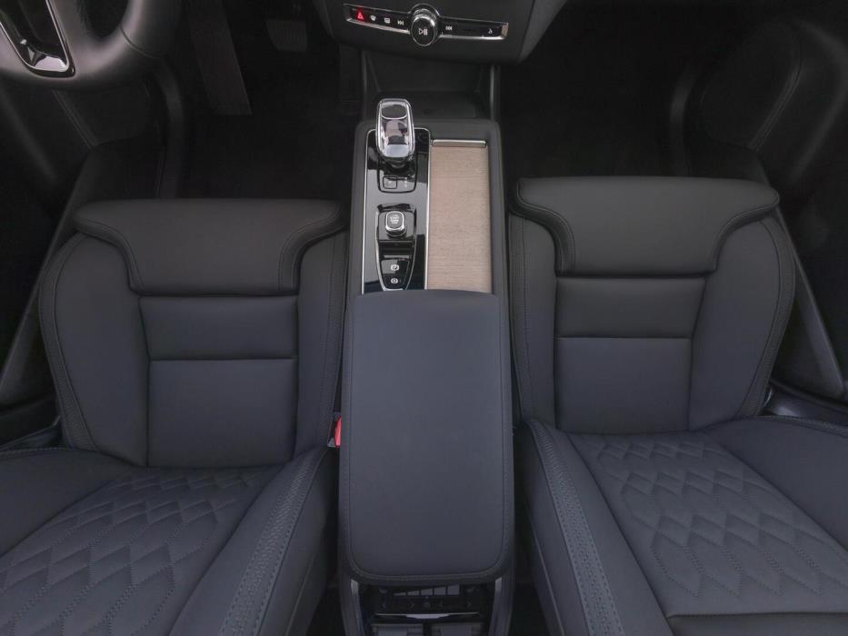 VOLVO XC90 2025