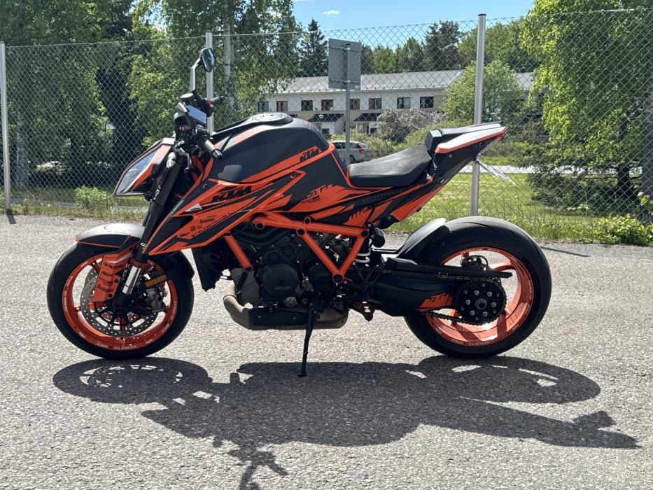 KTM 1290 2023