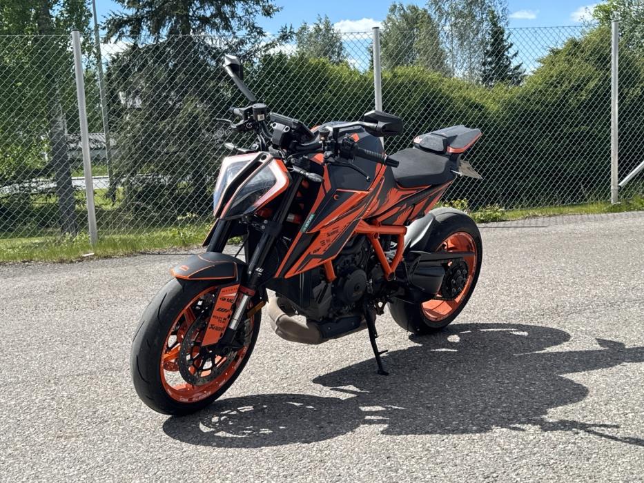 KTM 1290 2023