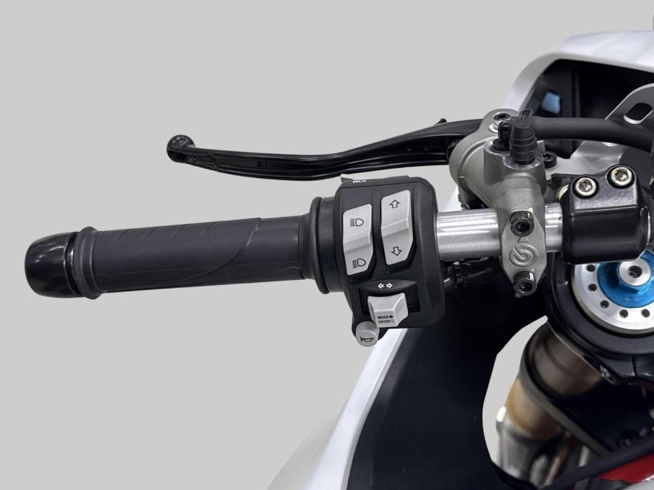 DUCATI Supersport 2023