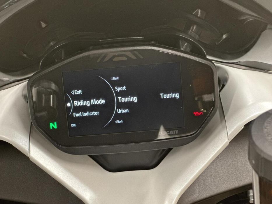 DUCATI Supersport 2023