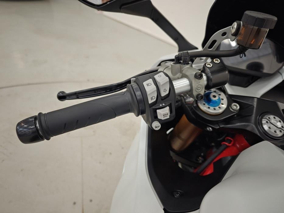 DUCATI Supersport 2023