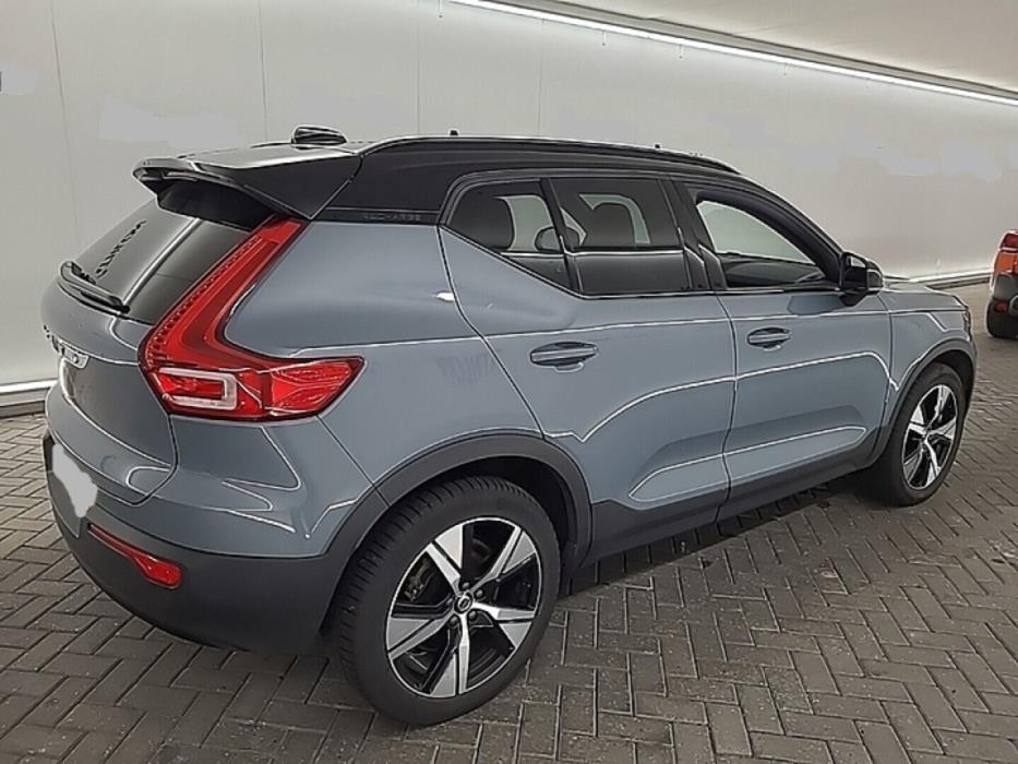 VOLVO XC40 2021