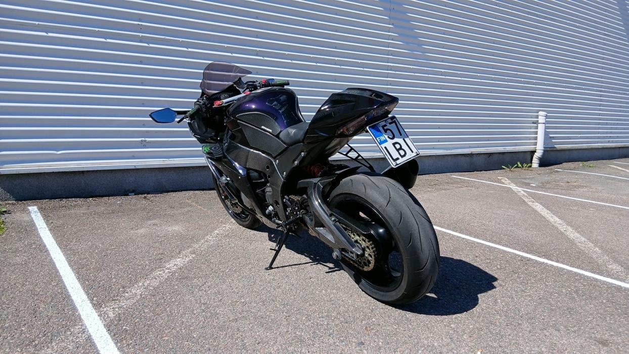 KAWASAKI Ninja 2011