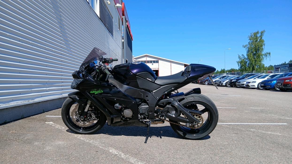 KAWASAKI Ninja 2011