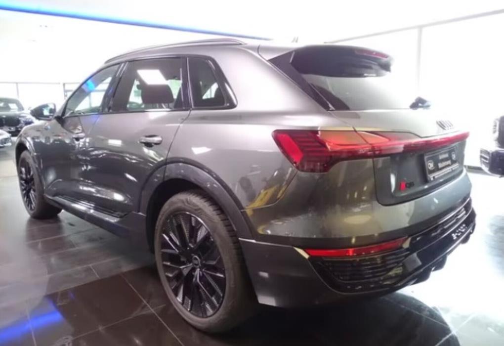 AUDI Q8 E-TRON 2024