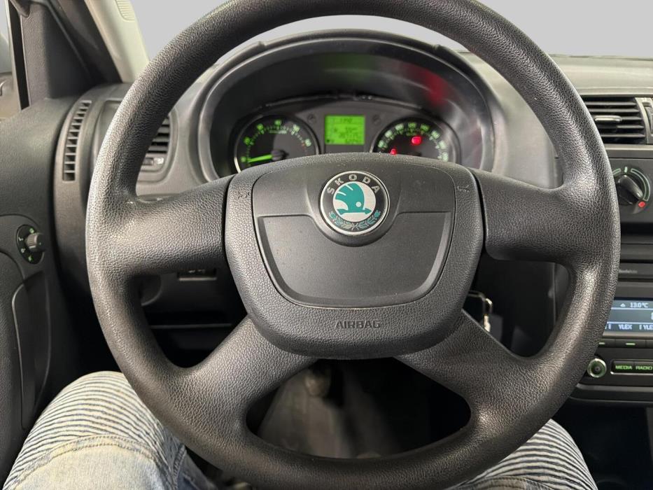 SKODA Fabia 2011