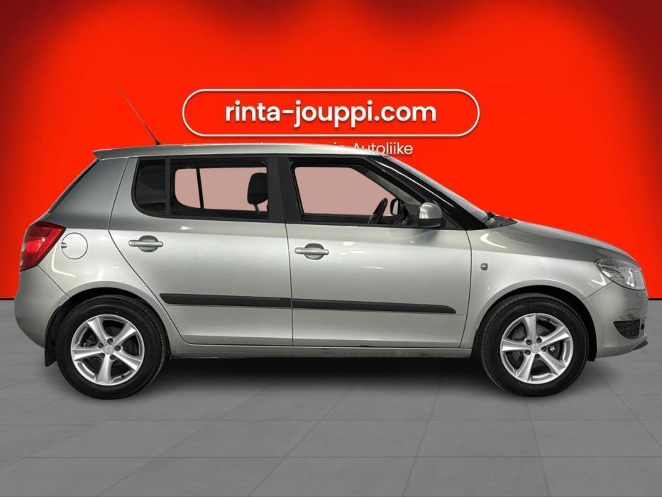 SKODA Fabia 2011