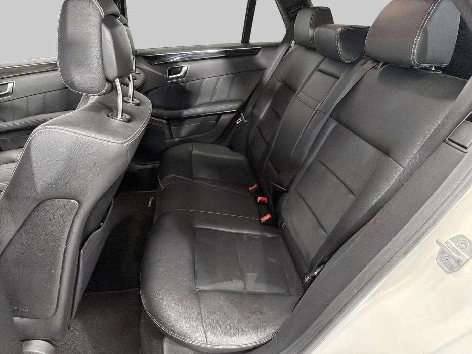 MERCEDES-BENZ E 2011