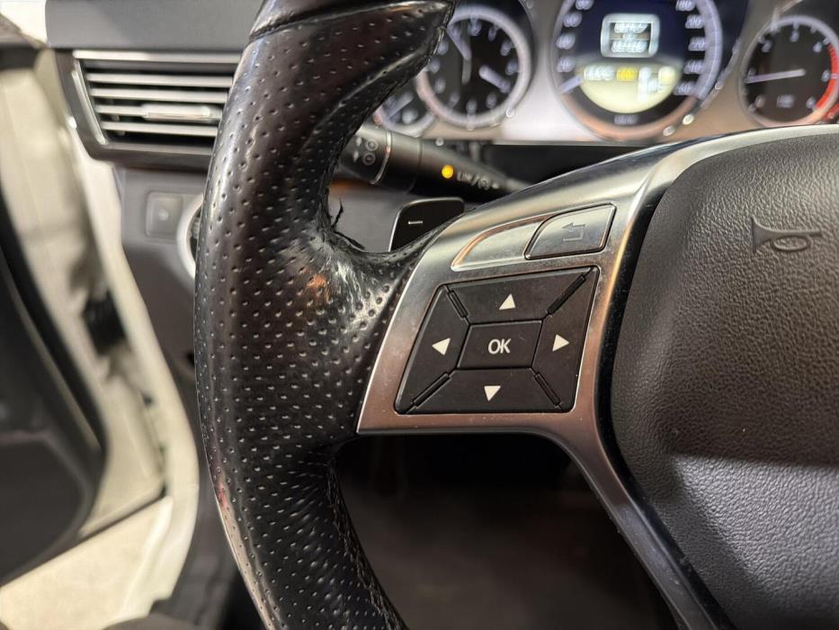 MERCEDES-BENZ E 2011