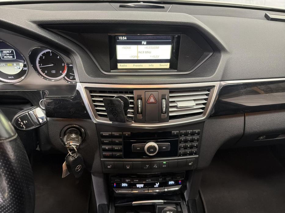 MERCEDES-BENZ E 2011