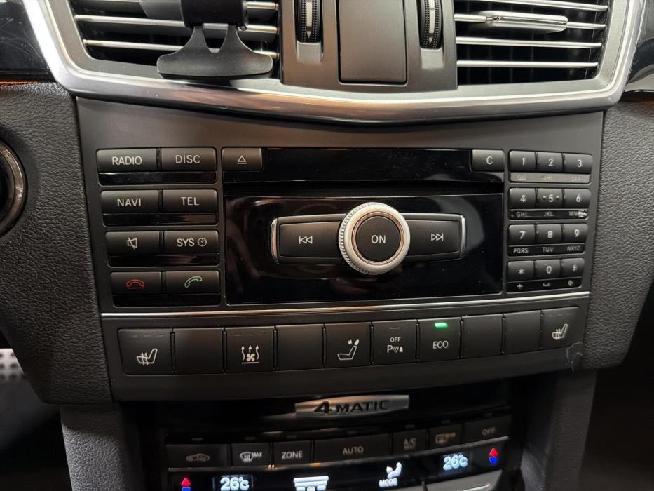 MERCEDES-BENZ E 2011