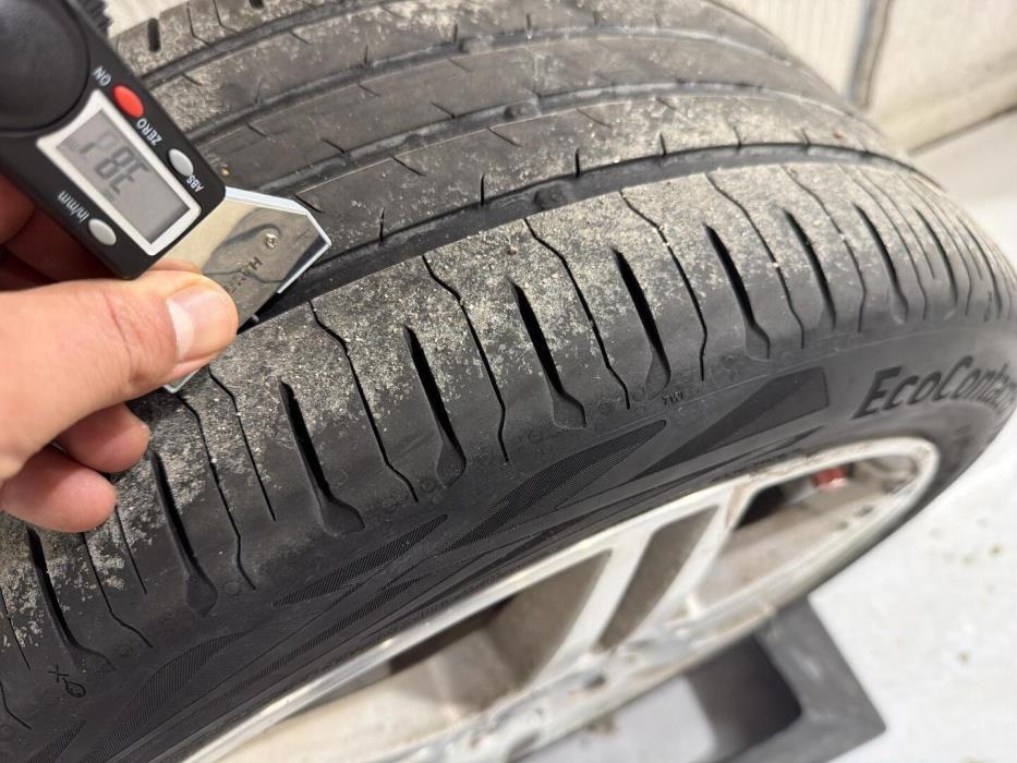 MERCEDES-BENZ E 2011