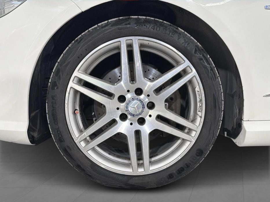 MERCEDES-BENZ E 2011