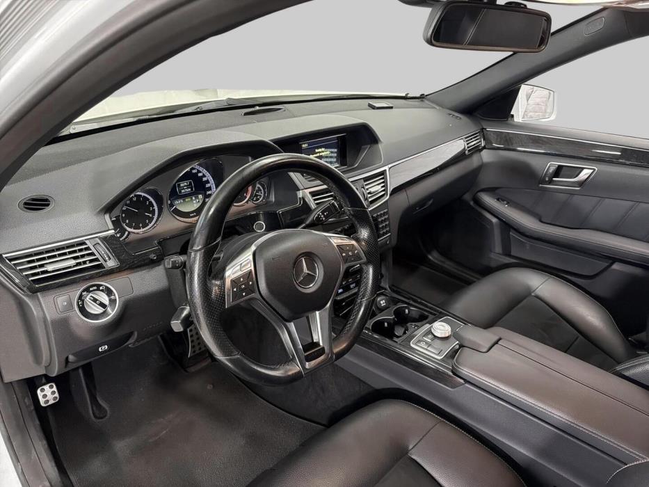 MERCEDES-BENZ E 2011