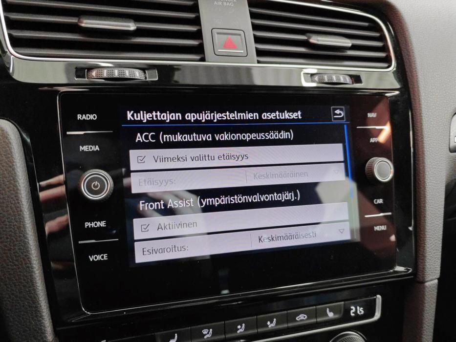 VOLKSWAGEN Golf 2017