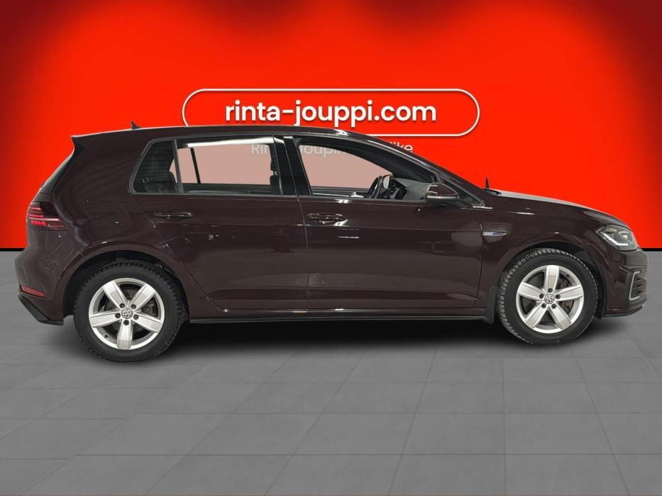 VOLKSWAGEN Golf 2017