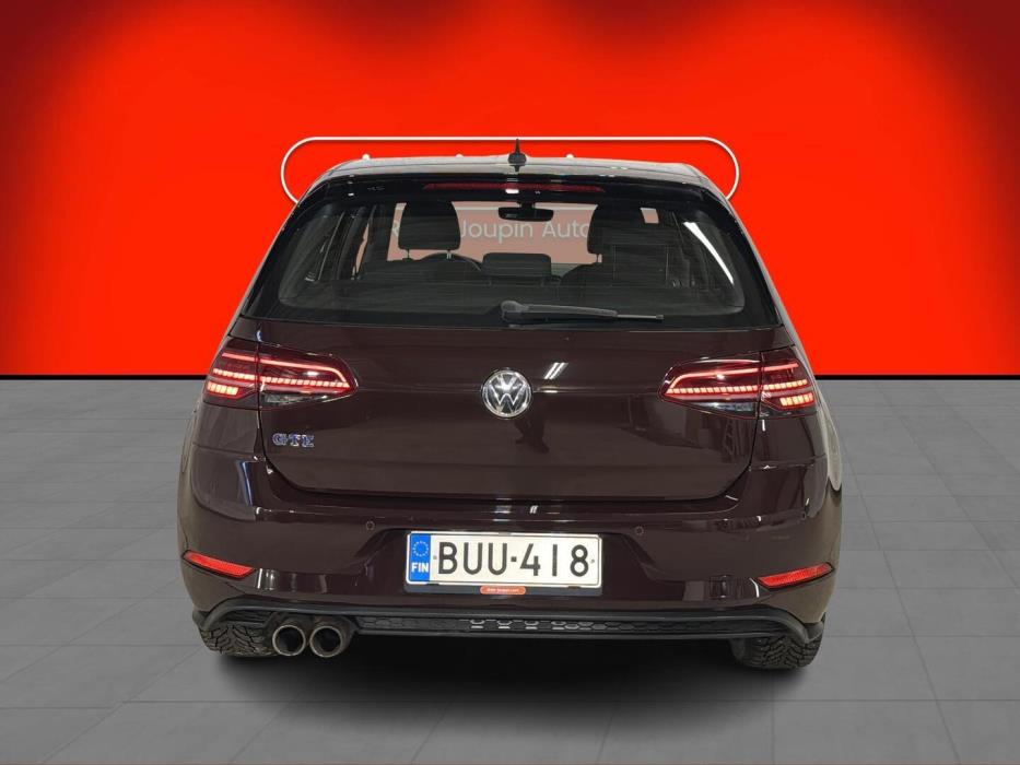 VOLKSWAGEN Golf 2017