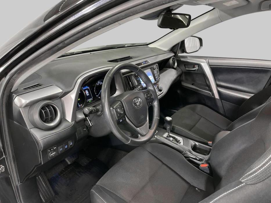 TOYOTA RAV4 2018