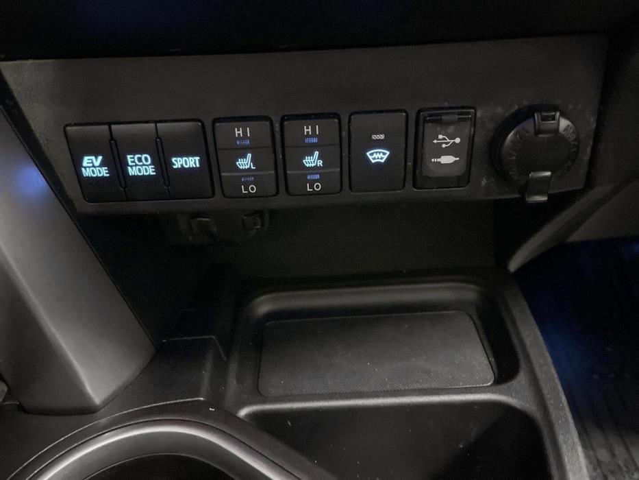 TOYOTA RAV4 2018