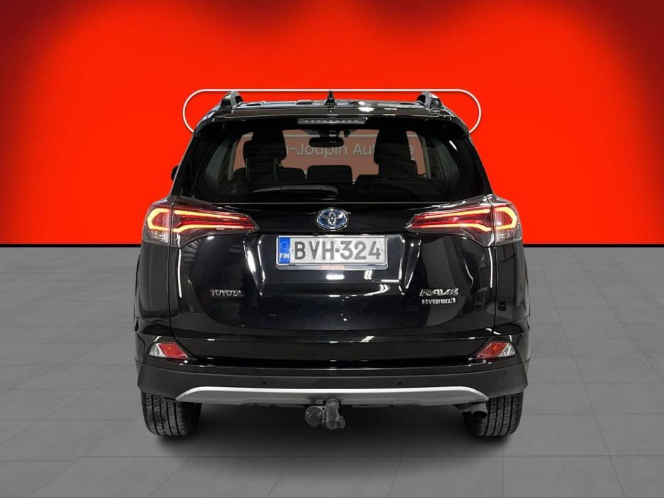 TOYOTA RAV4 2018