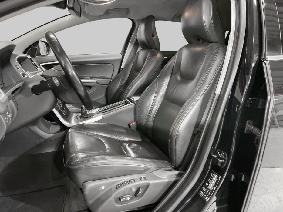 VOLVO V60 2011