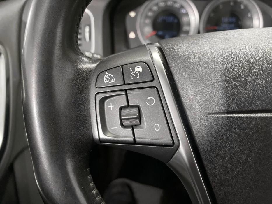 VOLVO V60 2011