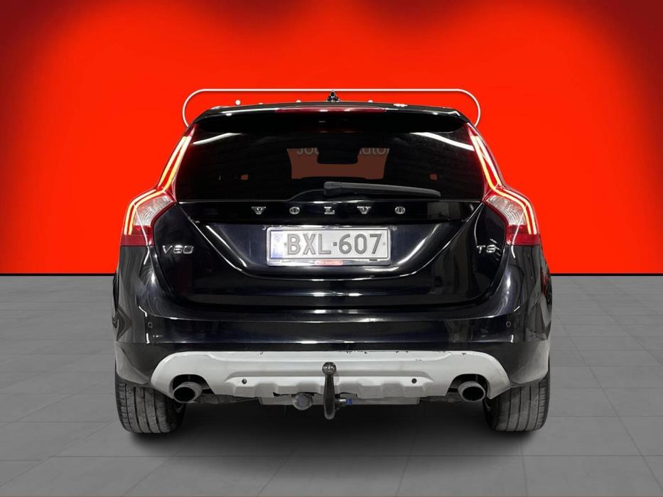 VOLVO V60 2011