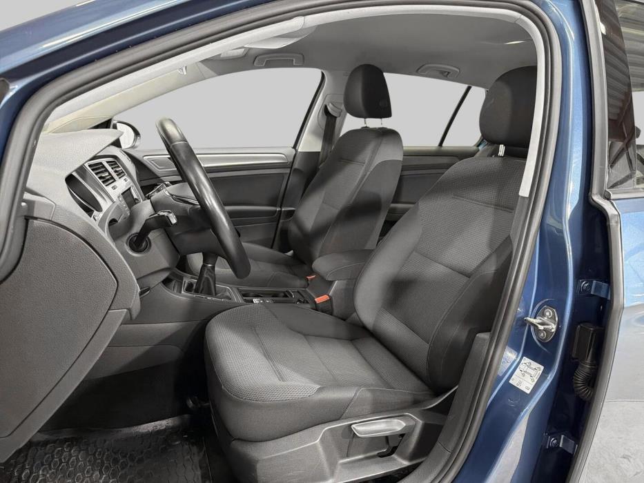 VOLKSWAGEN Golf 2013