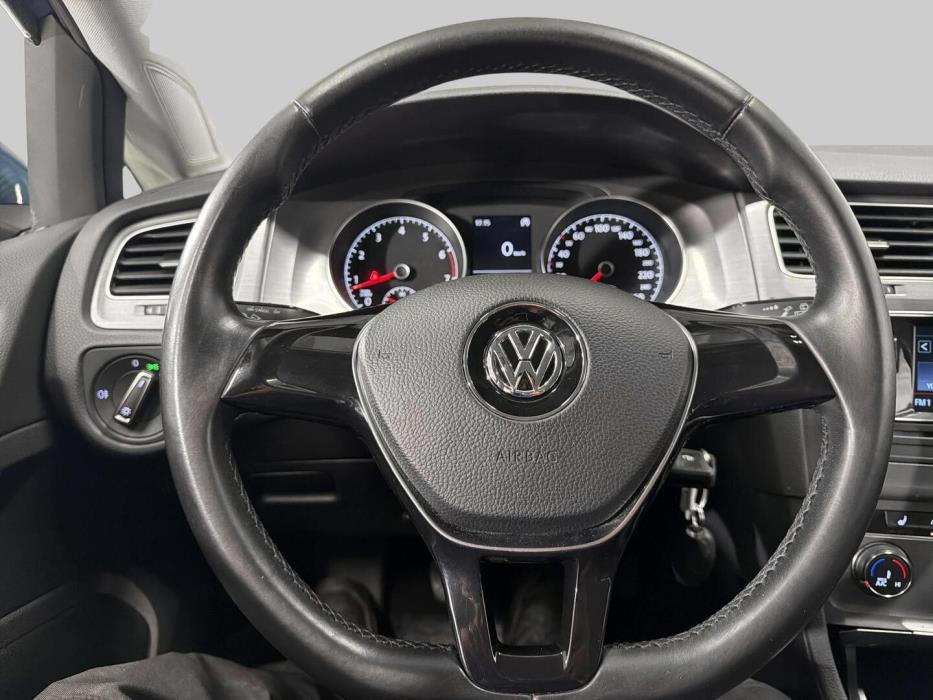 VOLKSWAGEN Golf 2013