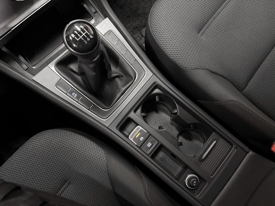 VOLKSWAGEN Golf 2013
