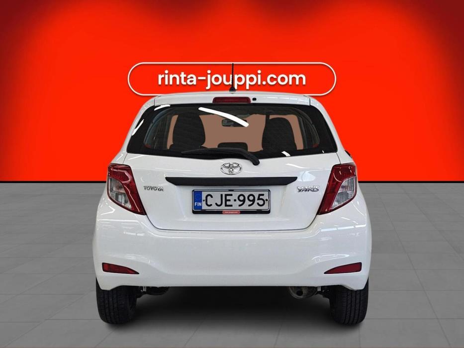 TOYOTA Yaris 2013