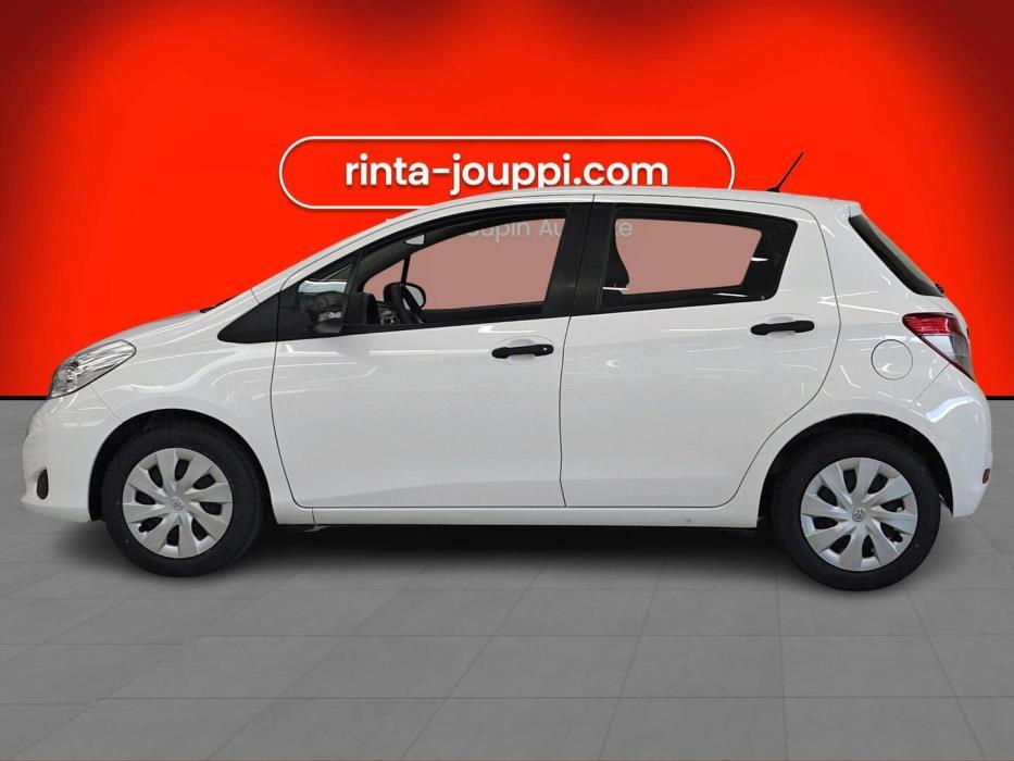 TOYOTA Yaris 2013
