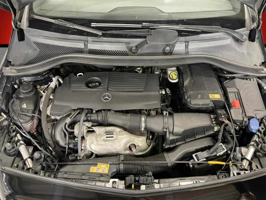 MERCEDES-BENZ B 2015