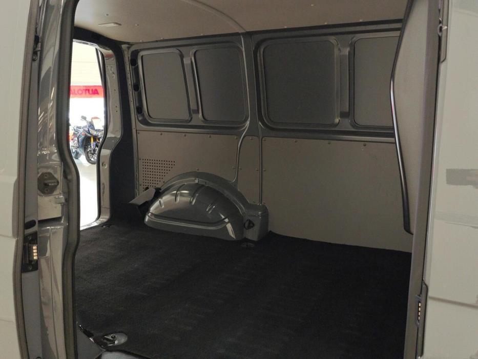 VOLKSWAGEN TRANSPORTER 2023