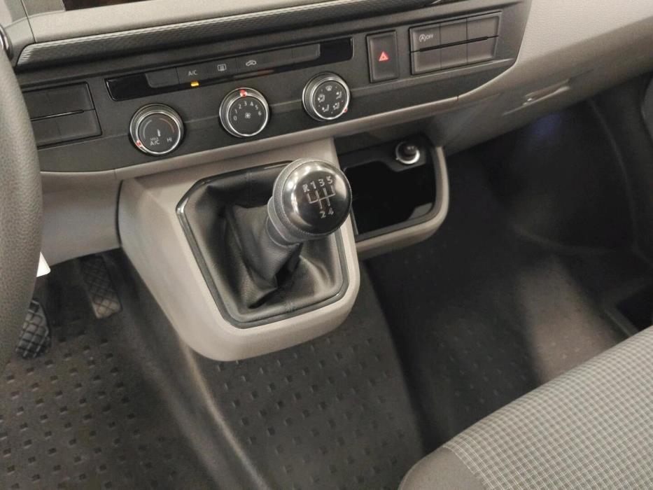 VOLKSWAGEN TRANSPORTER 2023
