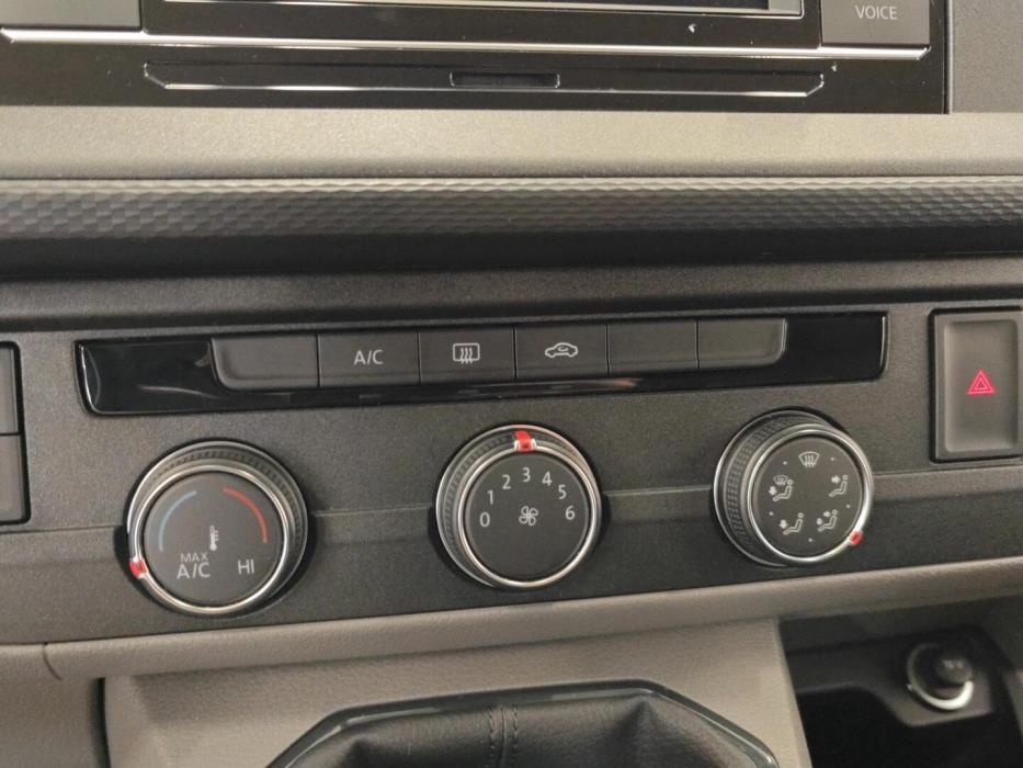 VOLKSWAGEN TRANSPORTER 2023