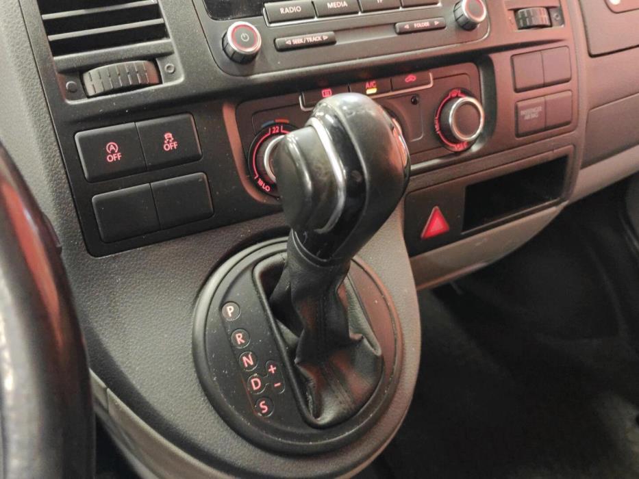 VOLKSWAGEN Transporter 2015