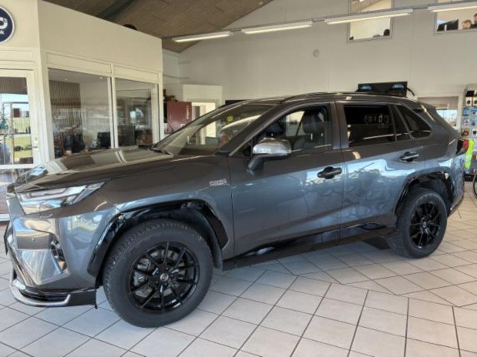 TOYOTA RAV4 PLUG-IN 2024