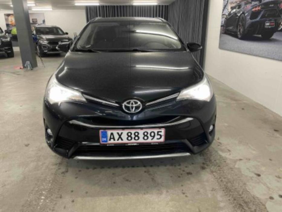 TOYOTA AVENSIS 2015