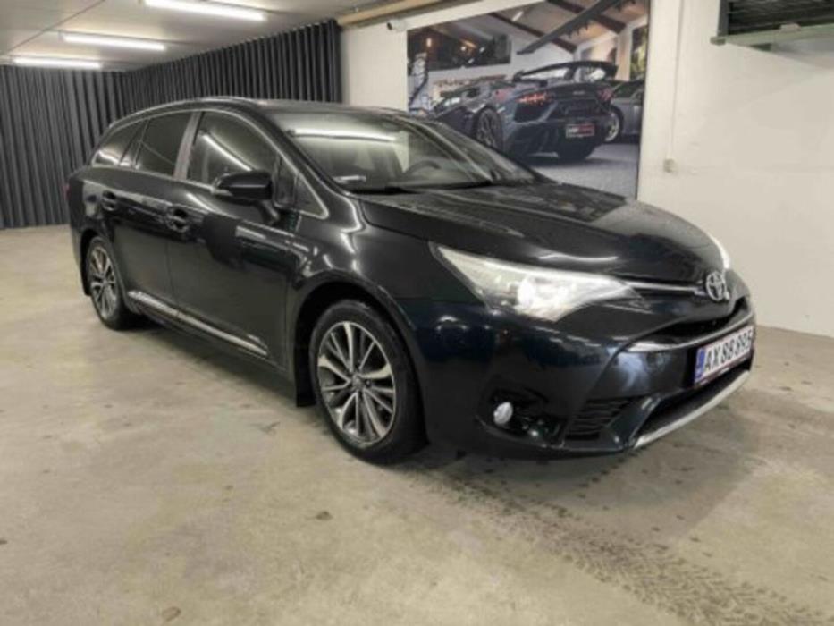 TOYOTA AVENSIS 2015
