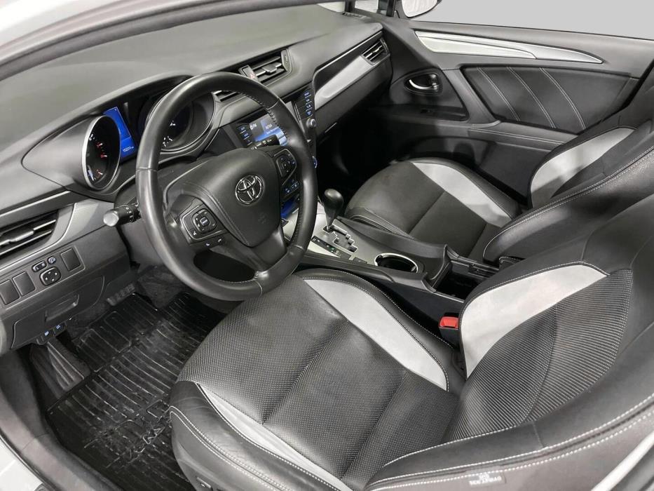 TOYOTA Avensis 2017