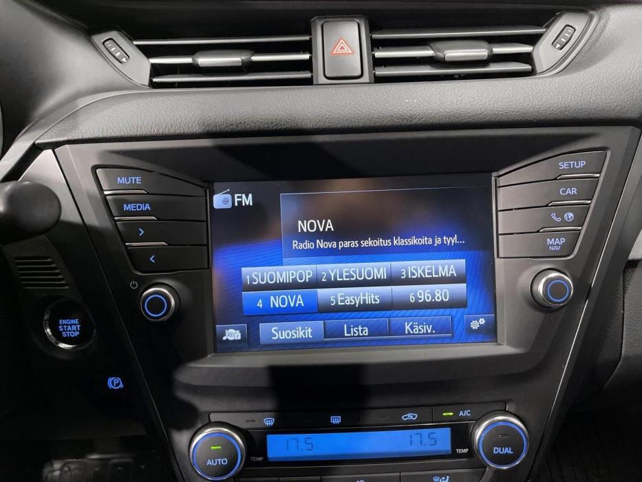 TOYOTA Avensis 2017