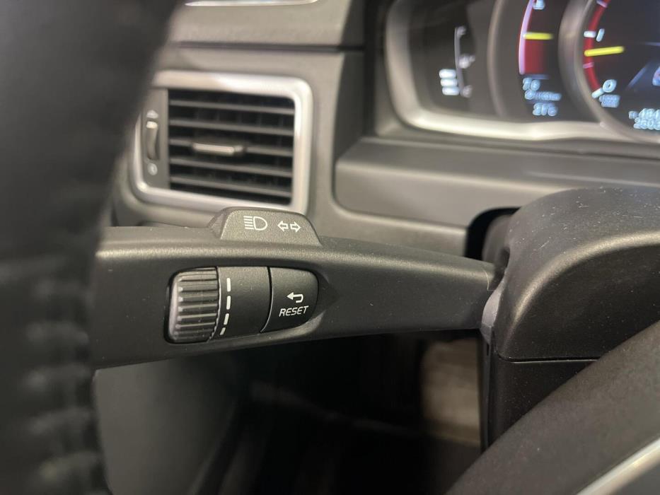 VOLVO V70 2014