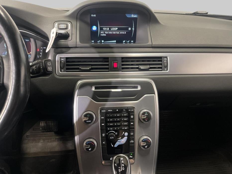 VOLVO V70 2014
