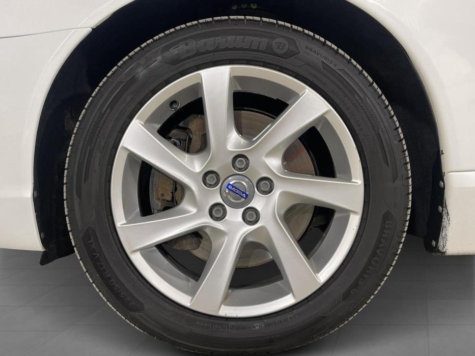 VOLVO V70 2014