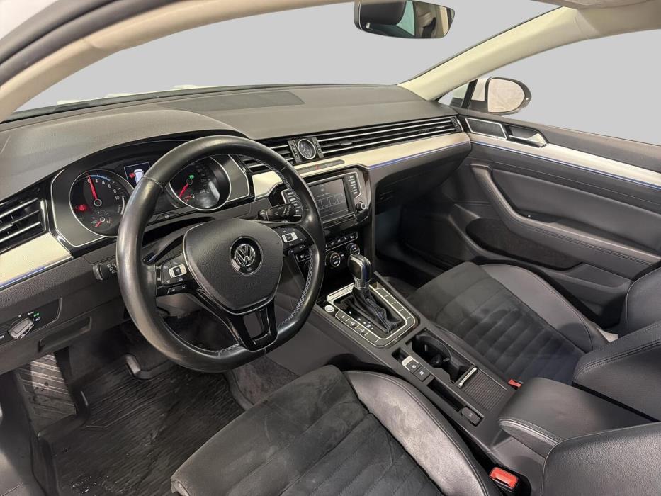 VOLKSWAGEN Passat 2016
