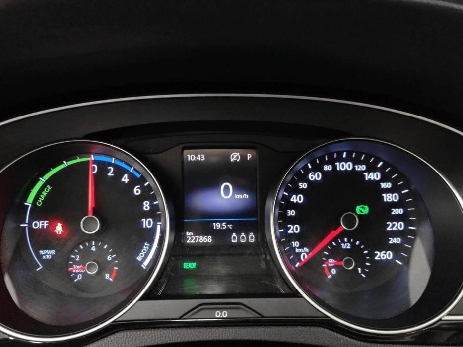 VOLKSWAGEN Passat 2016