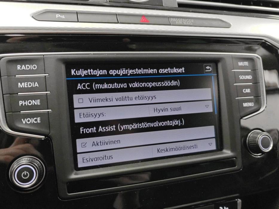 VOLKSWAGEN Passat 2016