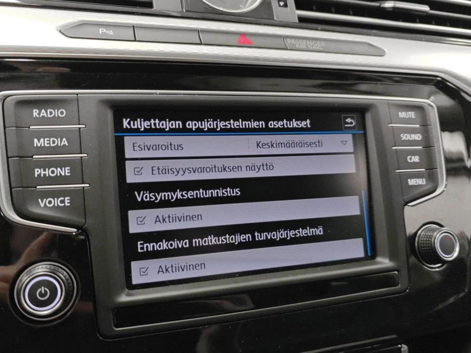 VOLKSWAGEN Passat 2016